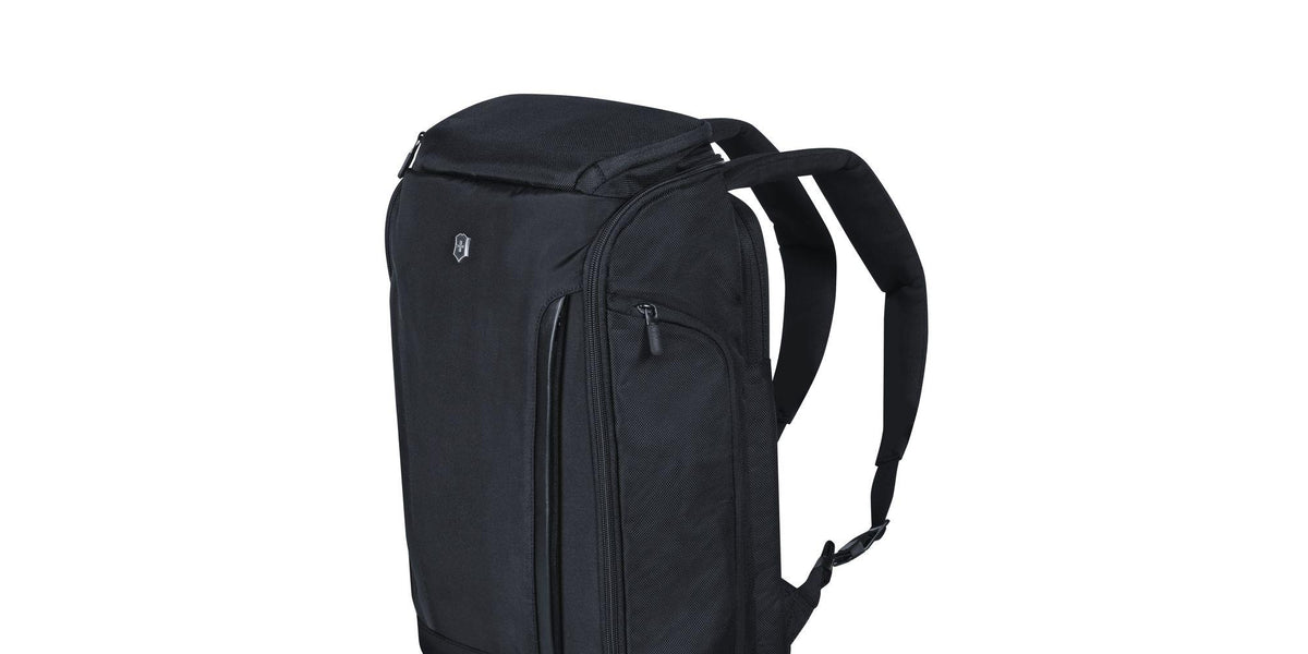 altmont professional fliptop laptop backpack Victorinox Essential Front organizational panel features a file divider Altmont Professional Fliptop Laptop Backpack